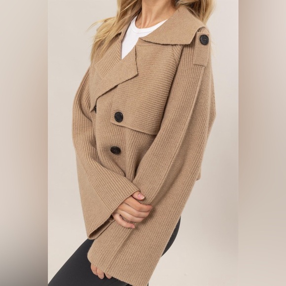 New Cropped Sweater Trench Size Small (fits like large) - Picture 5 of 8